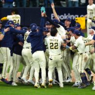Brewers advance to the Championship Series after defeating the Cubs with a trio of solo home runs | De Último Minuto English