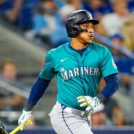 !Polanco on fire! Mariners crush Toronto and travel to Seattle with a 2-0 lead in the Championship Series | De Último Minuto English