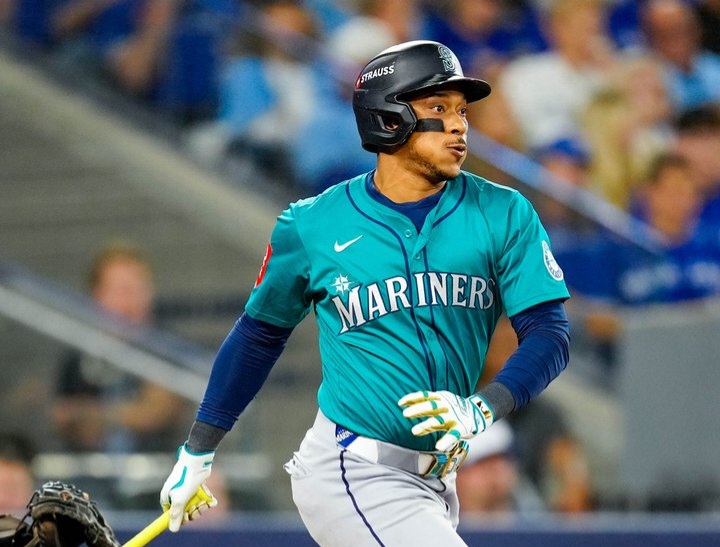 !Polanco on fire! Mariners crush Toronto and travel to Seattle with a 2-0 lead in the Championship Series | De Último Minuto English