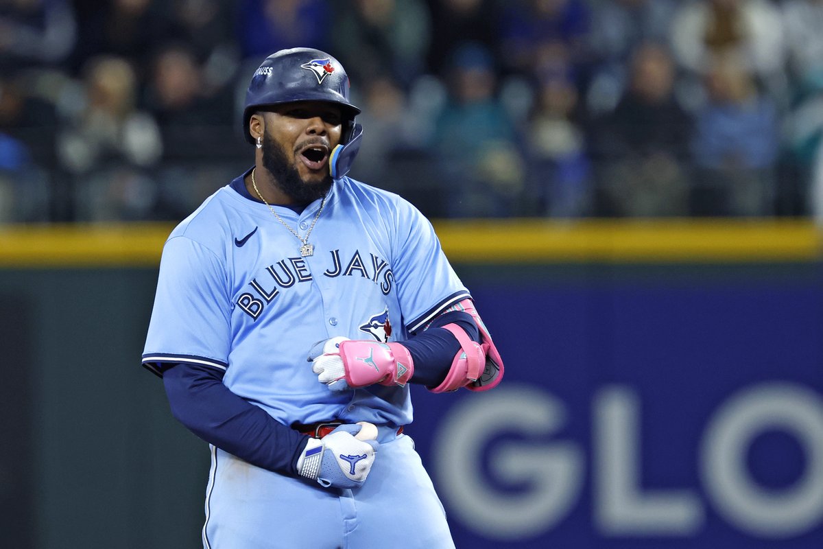 Blue Jays wake up with home run rain and force ALCS Game 4 against the Mariners | De Último Minuto English