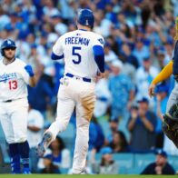 Dodgers one win away from returning to the World Series after defeating Brewers 3-1 | De Último Minuto English