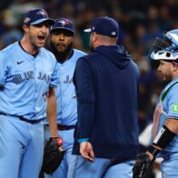 Scherzer defies time and guides the Blue Jays to tie the Championship Series | De Último Minuto English