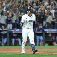 Eugenio Suárez's grand slam puts the Mariners one win away from their first World Series | De Último Minuto English