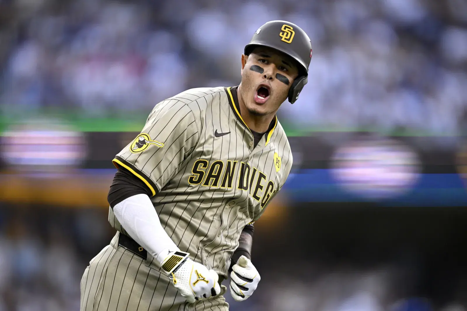 Great pitching and offensive power from Manny Machado lead Padres to decisive duel against Cubs | De Último Minuto English