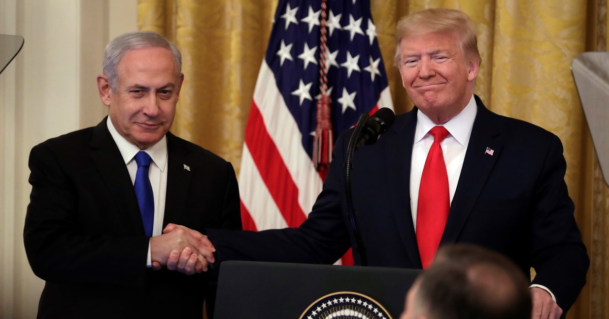 Trump demands that Israel stop bombing Gaza to negotiate the release of the hostages | De Último Minuto English