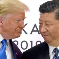 Trump announces 100% tariffs on China for its "hostile" trade stance | De Último Minuto English