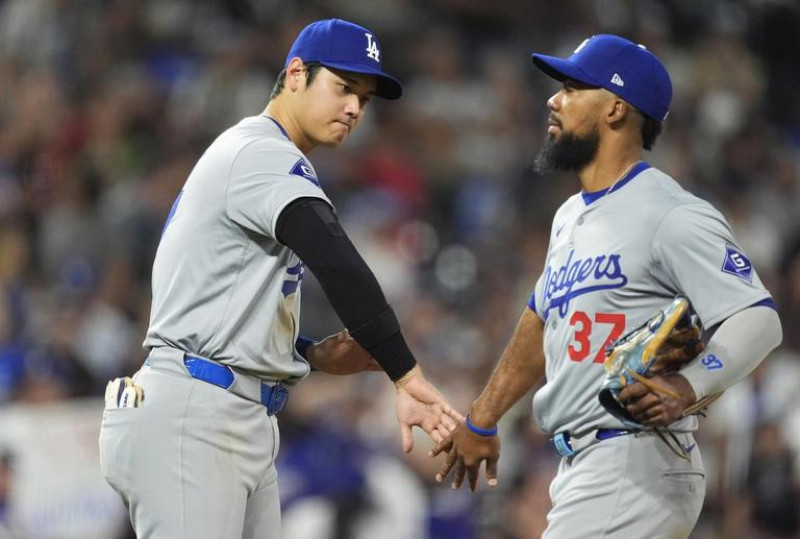 All set for Game 1 of the World Series between Dodgers and Blue Jays in Toronto | De Último Minuto English