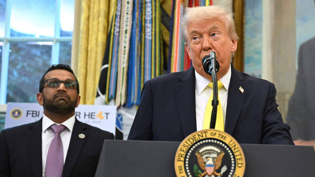 Trump confirms he authorized the CIA to operate in Venezuela | De Último Minuto English