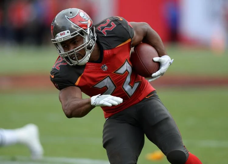 Former NFL player Doug Martin dies at 36 years old | De Último Minuto English