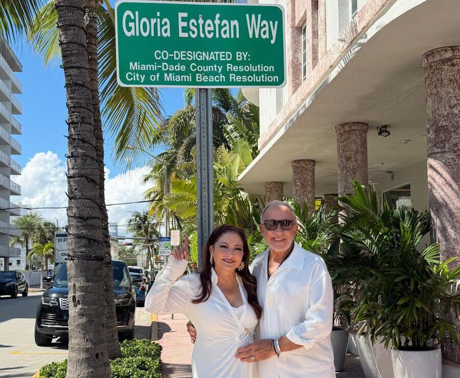 Miami Beach renames 13th Street as “Gloria Estefan Way” in honor of the musical icon | De Último Minuto English