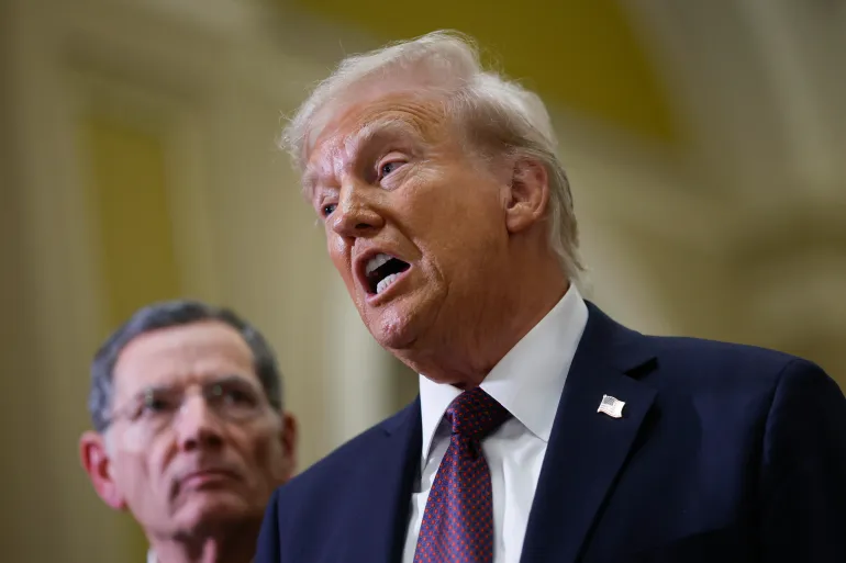 Judge orders Trump administration to restore counterterrorism funds in transport to New York | De Último Minuto English