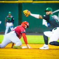 Estrellas Orientales maintain the undefeated co-triumph over the Leones del Escogido | De Último Minuto English