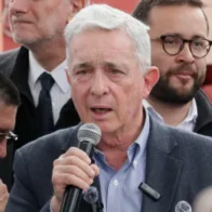 Uribe celebrates his acquittal and affirms that Justice is "above politics" | De Último Minuto English