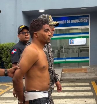 Alleged shooter in UASD shooting receives medical attention after being arrested by the National Police | De Último Minuto English
