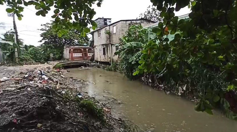 Residents in Manoguayabo fear floods due to Melissa's rains | De Último Minuto English