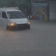 Chaos on Monumental Avenue due to flooding caused by storm Melissa | De Último Minuto English