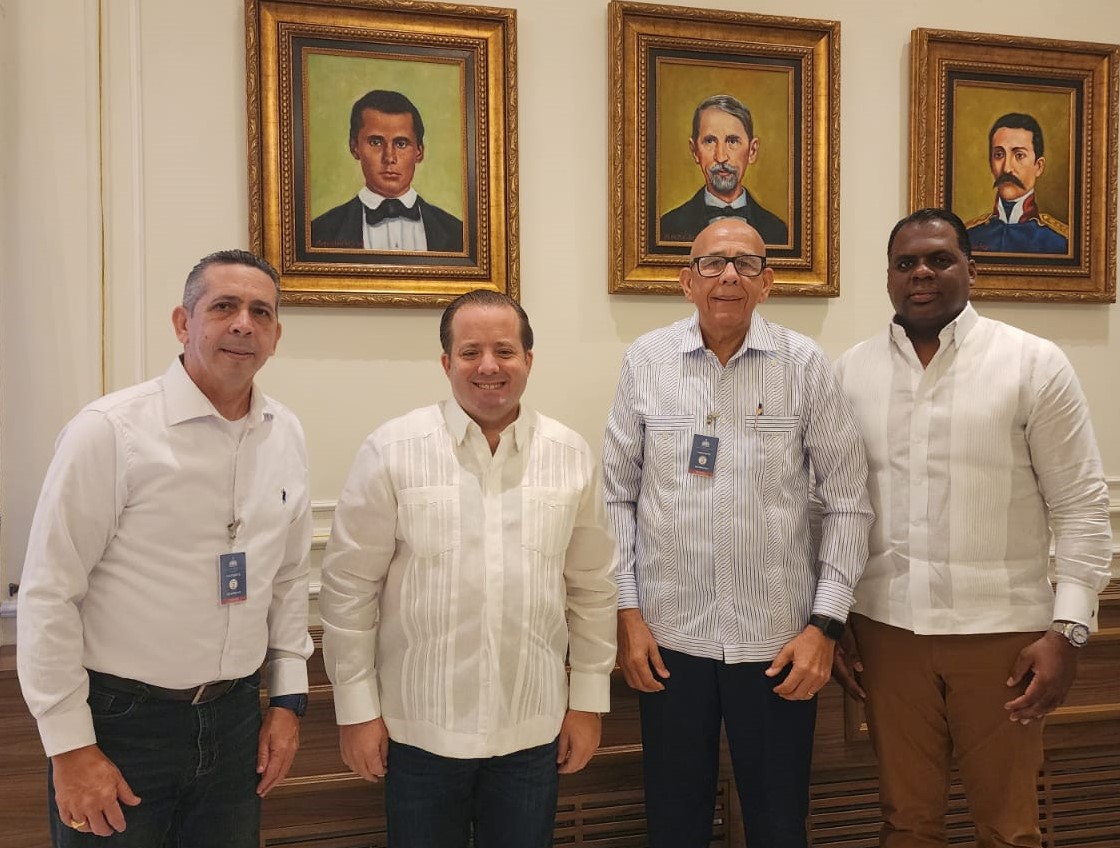 Minister José Ignacio Paliza leads working meeting on progress in TBS District 2025 | De Último Minuto English