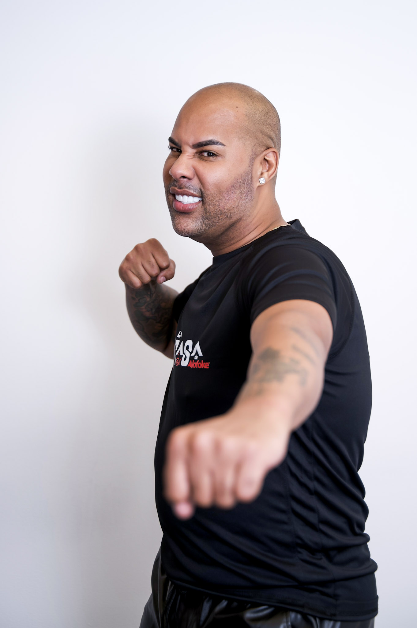 Luis Hairstylist is removed from La Casa de Alofoke 2 after a fight with They Hate Da Boy | De Último Minuto English