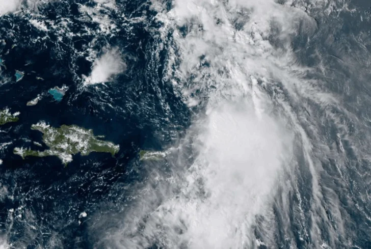 Storm Karen emerges in the North Atlantic while Jerry causes rains in Puerto Rico | De Último Minuto English