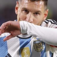 VIDEO: Lionel Messi returns to Argentina aboard private jet without greeting fans | De Último Minuto English