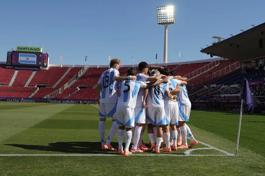 Argentina thrashes Nigeria and advances to the U-20 World Cup quarter-finals | De Último Minuto English