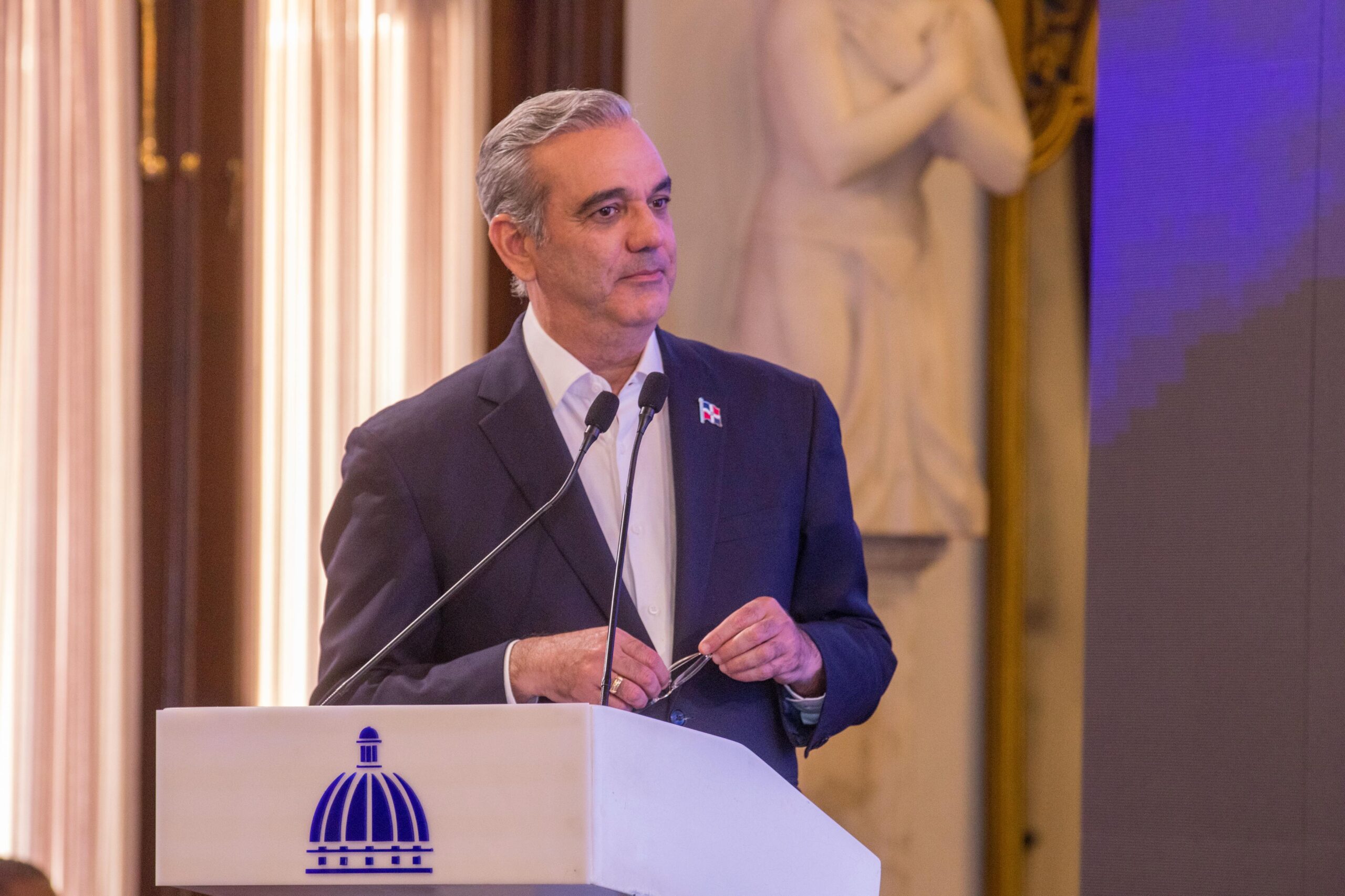 Abinader highlights the strength of the financial system and advances in inclusion | De Último Minuto English