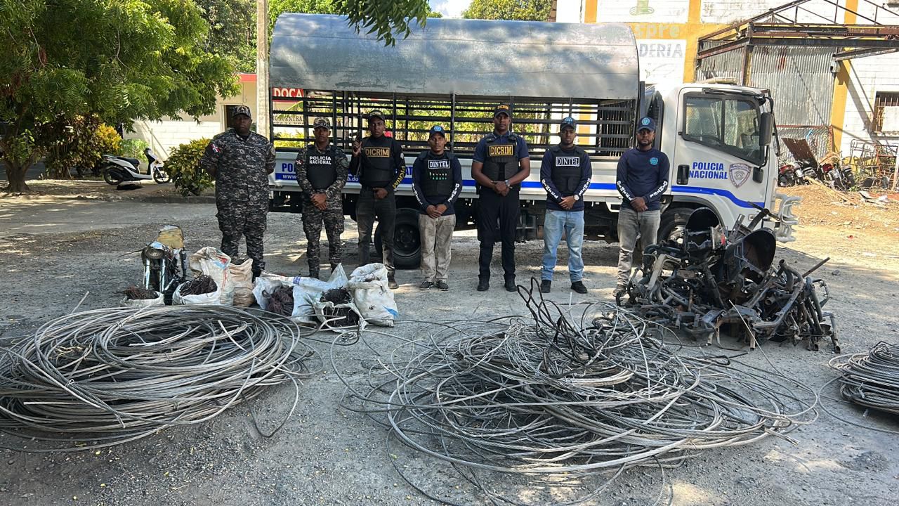 National Police seizes a large quantity of high-voltage wires and motorcycle chassis in raids in La Vega | De Último Minuto English