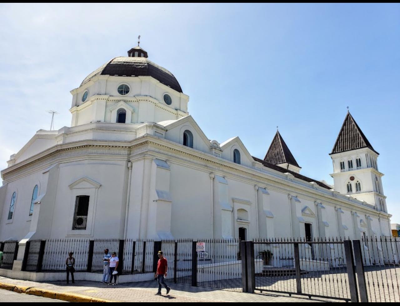 Thieves dismantle air conditioning system of Santiago Cathedral | De Último Minuto English