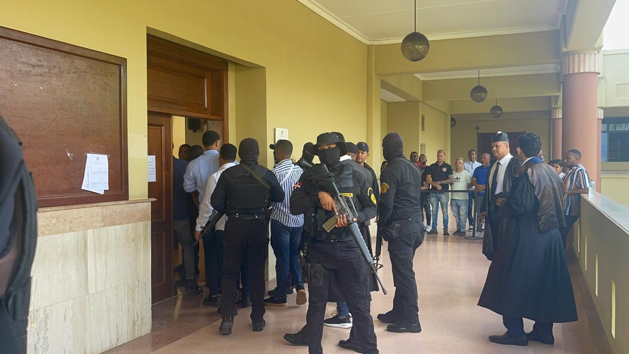 Coercion hearing against 11 police officers accused of killing five men in La Barranquita extends for almost four hours | De Último Minuto English