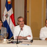 Abinader: "The most important thing is to save lives in the face of the passage of storm Melissa" | De Último Minuto English