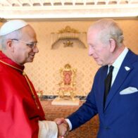 The Pope and King Charles III pray together in the Sistine Chapel | De Último Minuto English