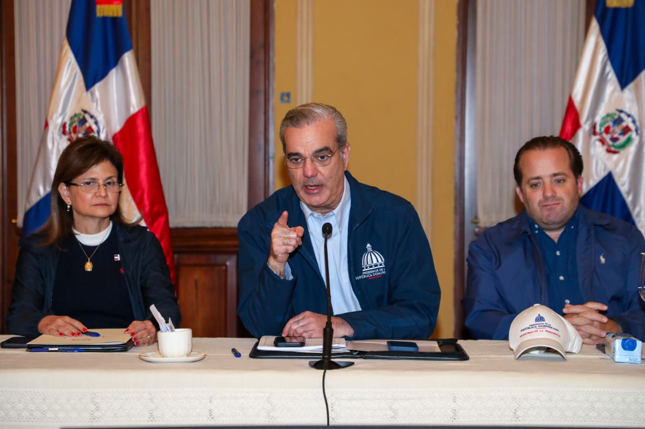 Government maintains suspension of work in provinces on red alert for this Saturday | De Último Minuto English