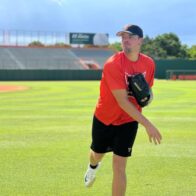 Toros del Este sign pitcher Aaron Brooks | De Último Minuto English