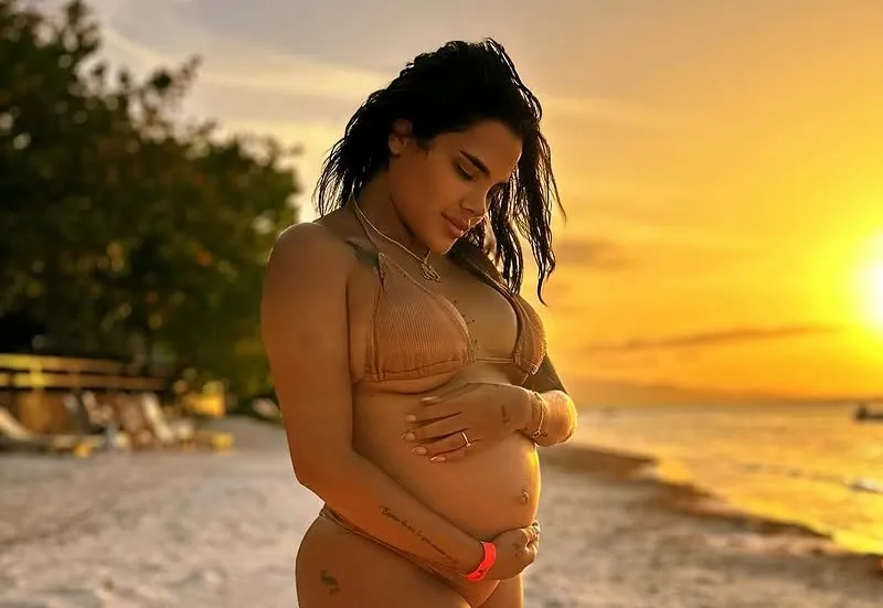 Martha Heredia reveals that her baby was born prematurely and is recovering in intensive care | De Último Minuto English
