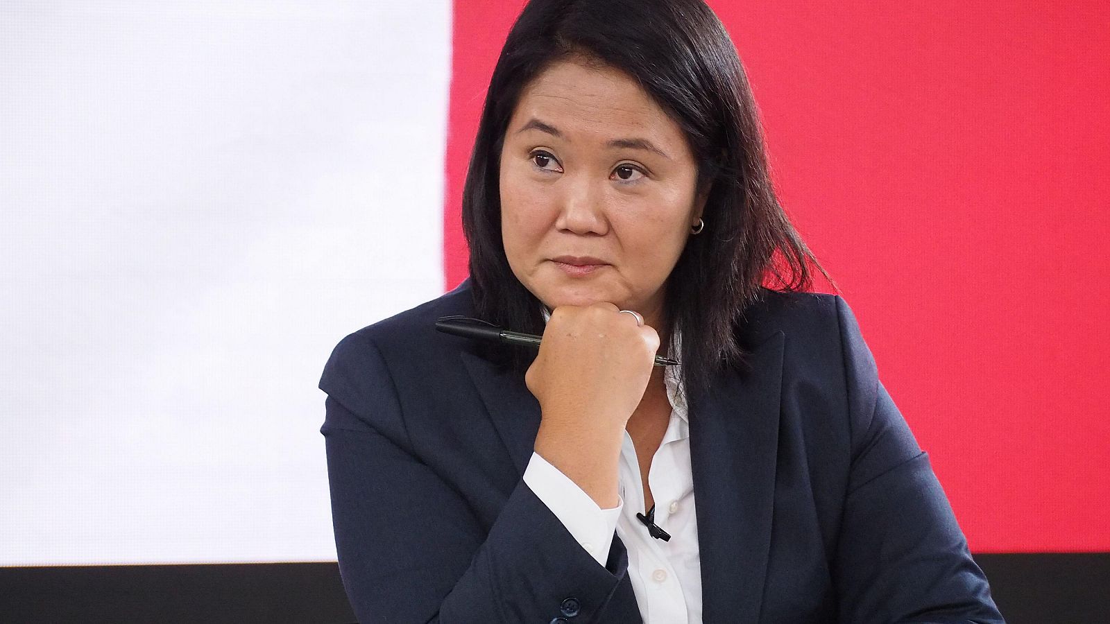 Keiko Fujimori celebrates ruling that annuls accusation and avoids announcing presidential candidacy | De Último Minuto English