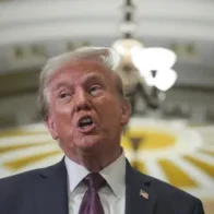 Trump says cartels "govern Mexico" but that he respects President Sheinbaum | De Último Minuto English