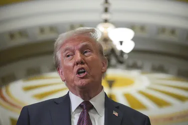 Trump says cartels "govern Mexico" but that he respects President Sheinbaum | De Último Minuto English
