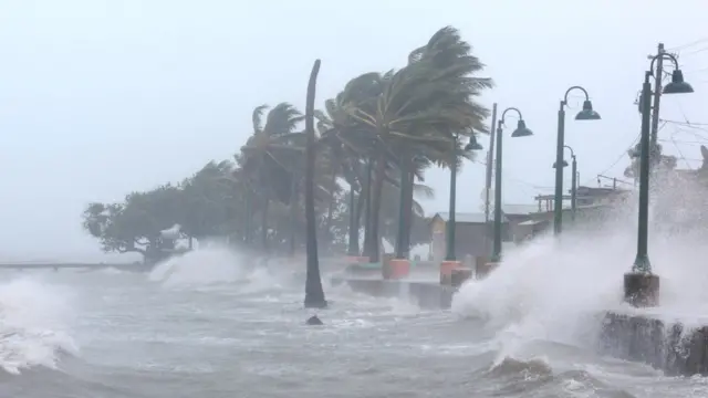 Storm Melissa will continue with heavy showers, tomorrow Thursday could be a category 1 hurricane. | De Último Minuto English