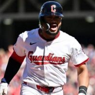 Guardians Force Game 3 With Offensive Power in Eighth Inning | De Último Minuto English