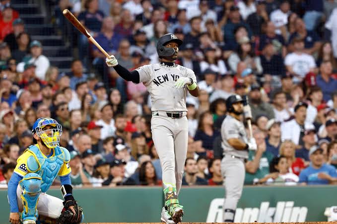 Yankees force Game 3 after an epic run by Jazz Chisholm Jr. | De Último Minuto English