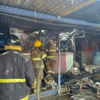 Fire destroys several fruit stalls and rooms in Santiago | De Último Minuto English