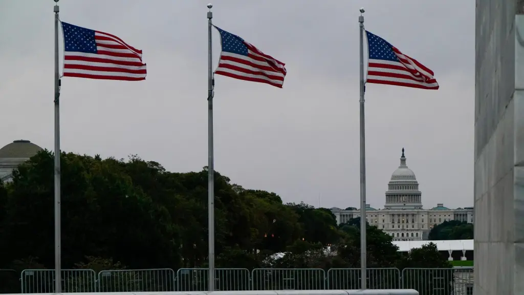 US judge blocks Trump's layoffs due to government shutdown | De Último Minuto English