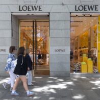 Brussels fines Gucci, Chloé, and Loewe €157 million for fixing resale prices | De Último Minuto English
