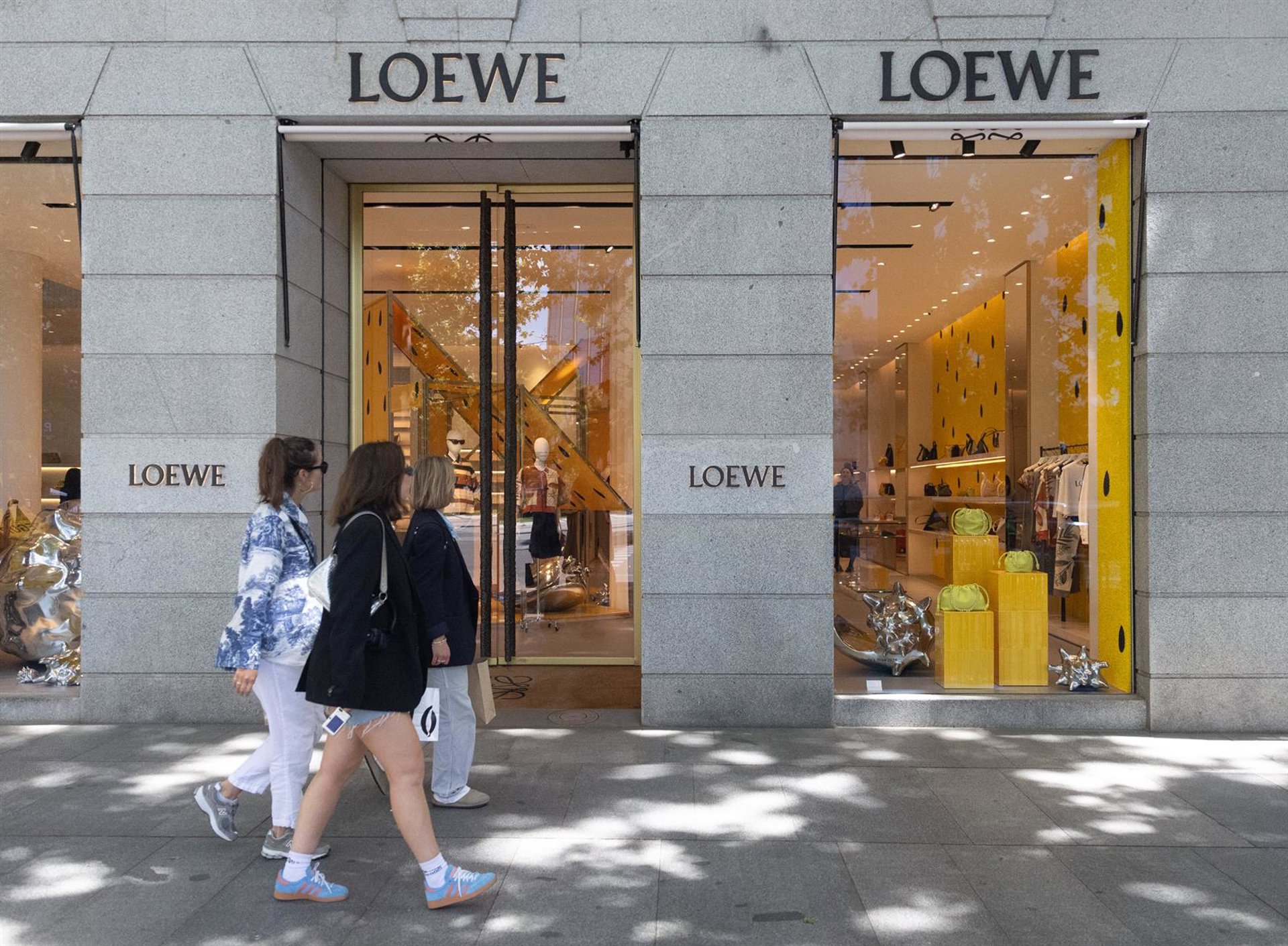 Brussels fines Gucci, Chloé, and Loewe €157 million for fixing resale prices | De Último Minuto English