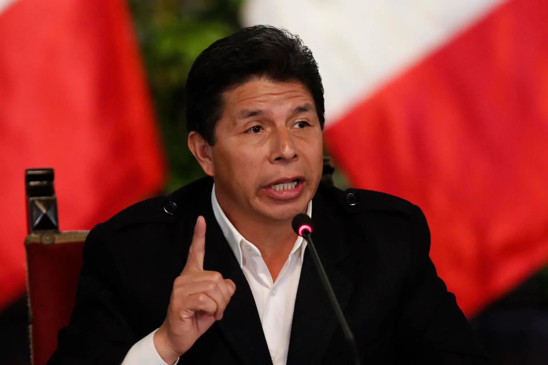 Pedro Castillo insists that he is still the president of Peru and that his removal was illegal | De Último Minuto English