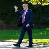 Trump administration sued for "ideological surveillance" of immigrants' social media | De Último Minuto English