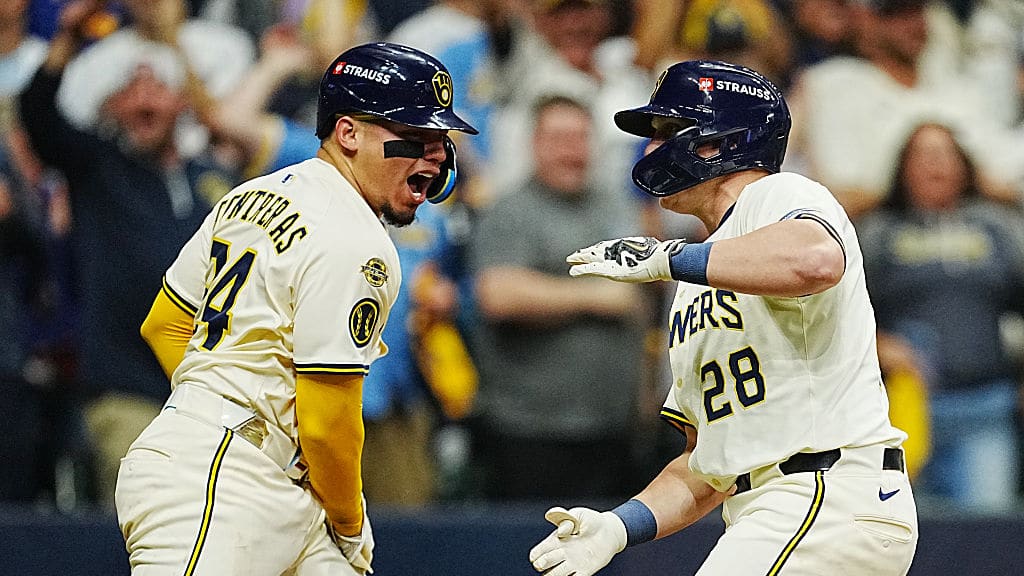 Brewers rout Cubs, will seek NLCS berth at Wrigley | De Último Minuto English