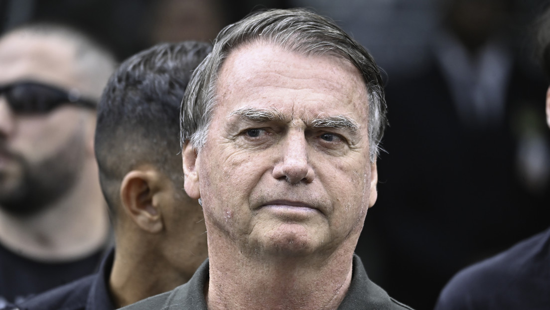 Bolsonaro admits he applied a soldering iron to his electronic bracelet | De Último Minuto English