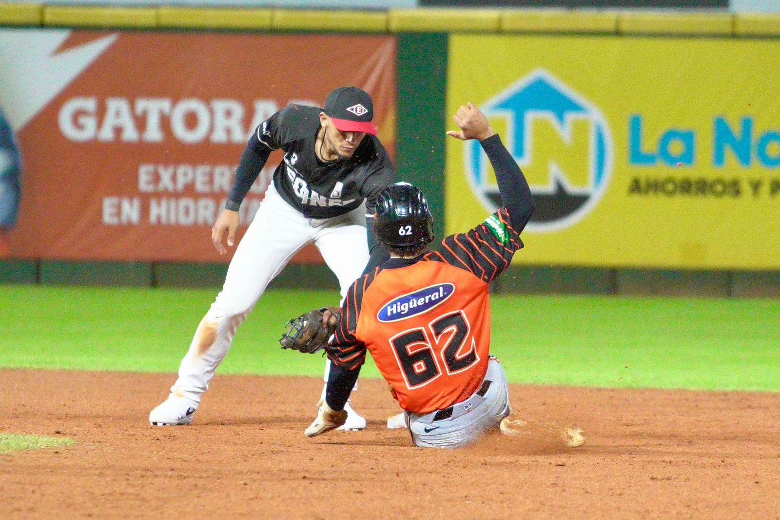 Toros roar again: they dominate Escogido and secure firmness in second position | De Último Minuto English