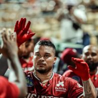 Lions and Giants split honors in intense doubleheader at Quisqueya | De Último Minuto English